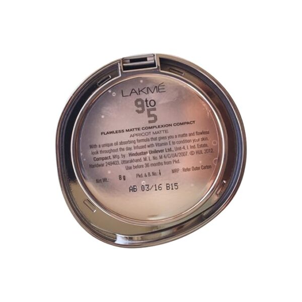 Lakme 9 to 5 Flawless Matte Complexion Compact Powder, Apricot, Absorbs Oil, Conceals & Gives Radiant Skin - All Day Matte Finish Face Makeup, 8 g - Image 2
