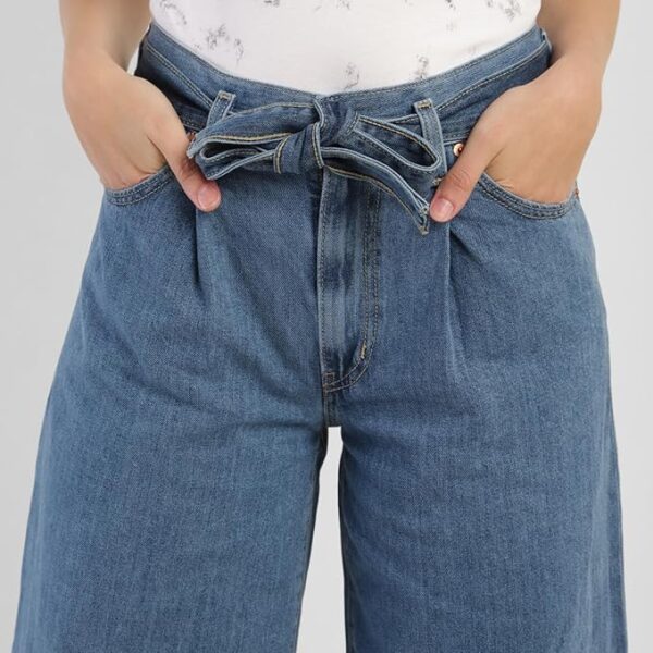 Levi's Women's Mid Rise Belted Baggy Loose Straight Fit Jeans - Image 4