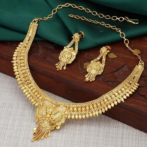Sukkhi Brilliant 24 Carat Gold Plated Wedding Jewellery Choker Necklace Set for Women (N73723) - Image 4